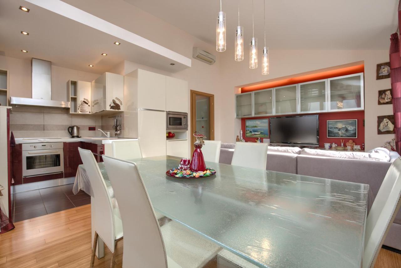 Tomisha Apartment Pjescana Uvala Luaran gambar