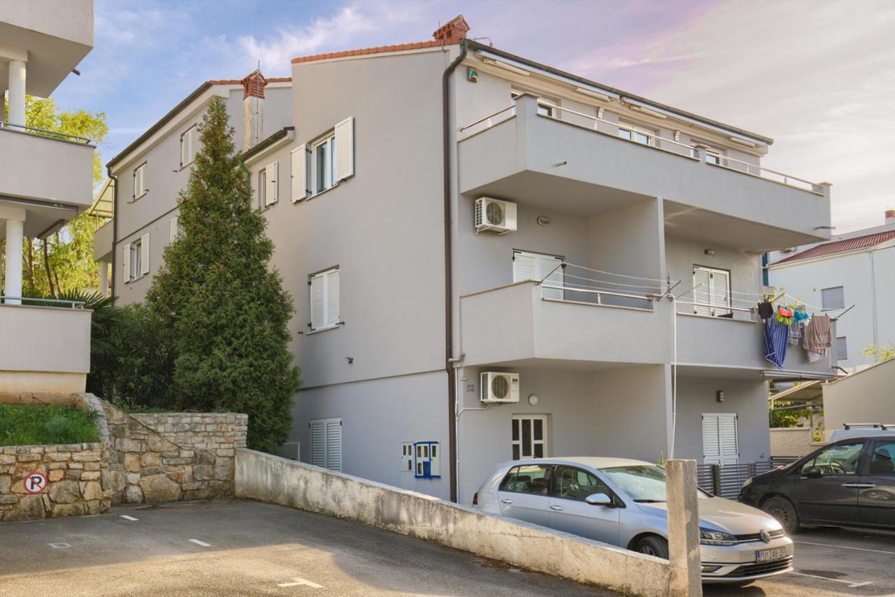 Tomisha Apartment Pjescana Uvala Luaran gambar